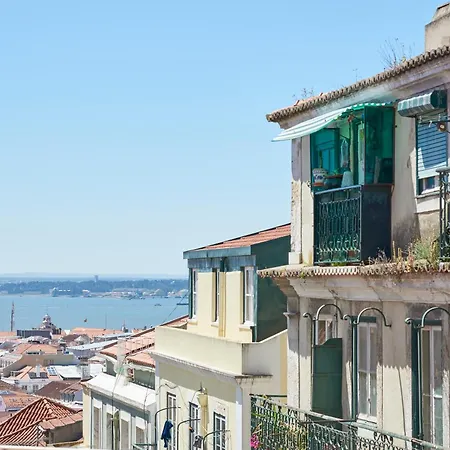 Elegant Santana Lisbon