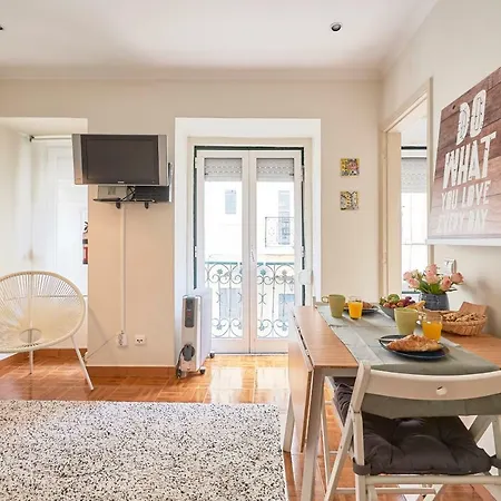 Elegant Santana Лісабон