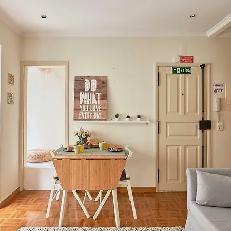 Elegant Santana * Lisboa